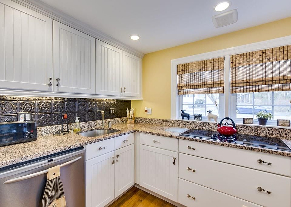 73 Gilbert Rd, Weymouth, MA 02189 Zillow