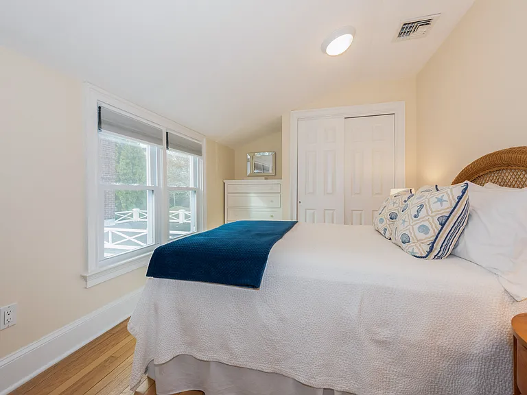 245 Old Town Rd — Photo 20