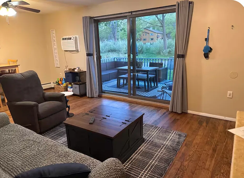 1 bed, 1.5 bath, 800 sqft, $1,700 — Photo 1