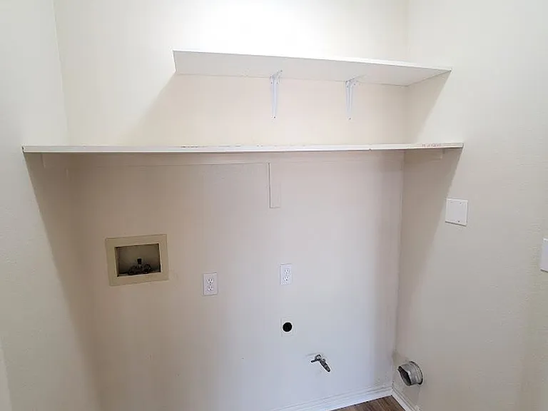 787 N Warm Springs Dr — Photo 19