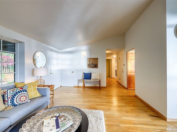 5th image of 336 Ferncliff Ave NE