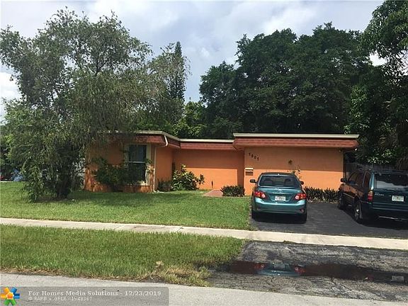 2nd image of 7907 NW 72nd Ave