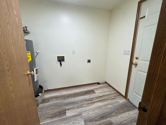4th image of 1708 W Prasch Ave #B