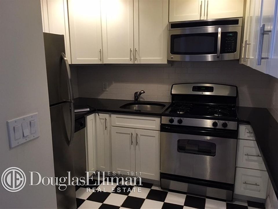 1st image of 25 1/2 E 61st St APT 5W