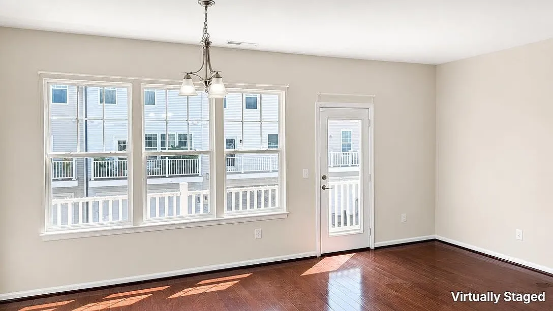 3 bed, 2.5 bath, 2000 sqft, $2,900 — Photo 3