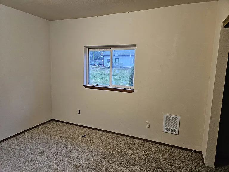320 2nd St W — Photo 15