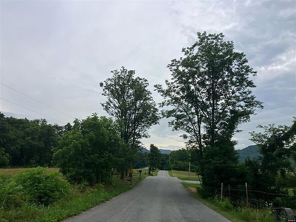 4th image of 505 Mysinger Rd
