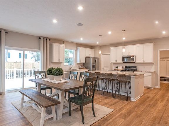 5th image of 33328 Ambleside Dr