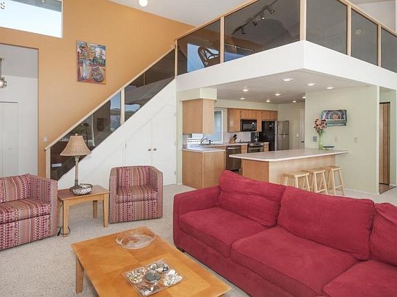 5th image of 330 Salishan Dr