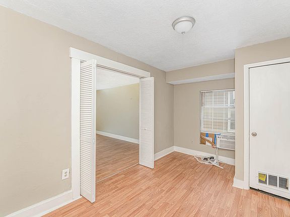 3rd image of 713 Waite St #3