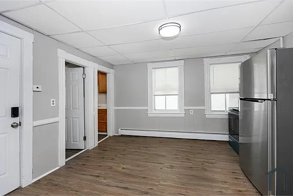 3 bed, 1146 sqft, $2,347 — Photo 2