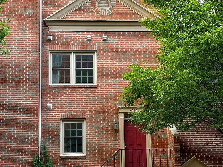 4303 N Carlin Springs Rd — Photo 1