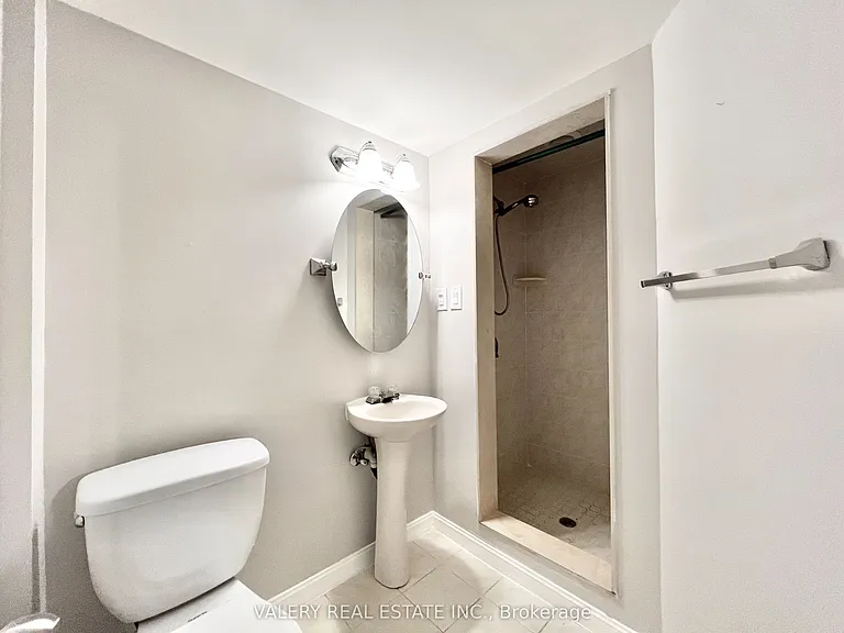 66 Bonacres Ave #LOWER — Photo 8