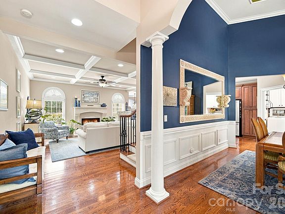 4th image of 1001 Heritage Acres Dr