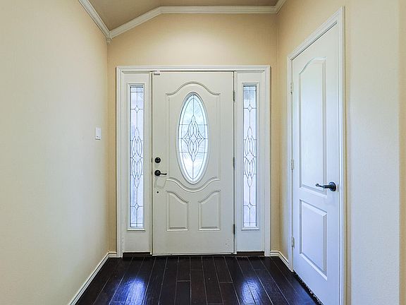 3rd image of 4402 108th St Unit 5