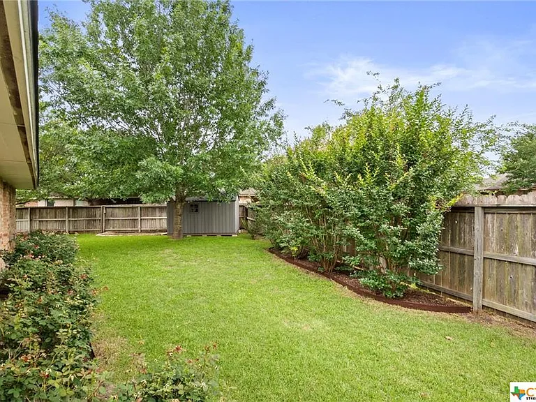 1623 Anna Lee — Photo 31