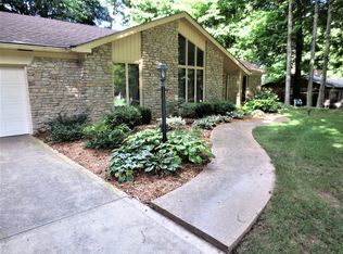 7060 W Sacramento Dr, Greenfield, IN 46140