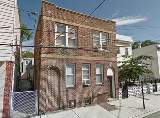 554 36th St, Union City, NJ 07087