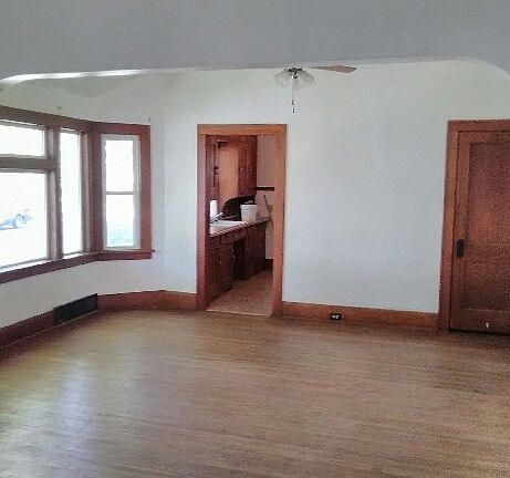 4th image of 2323 Mulberry St