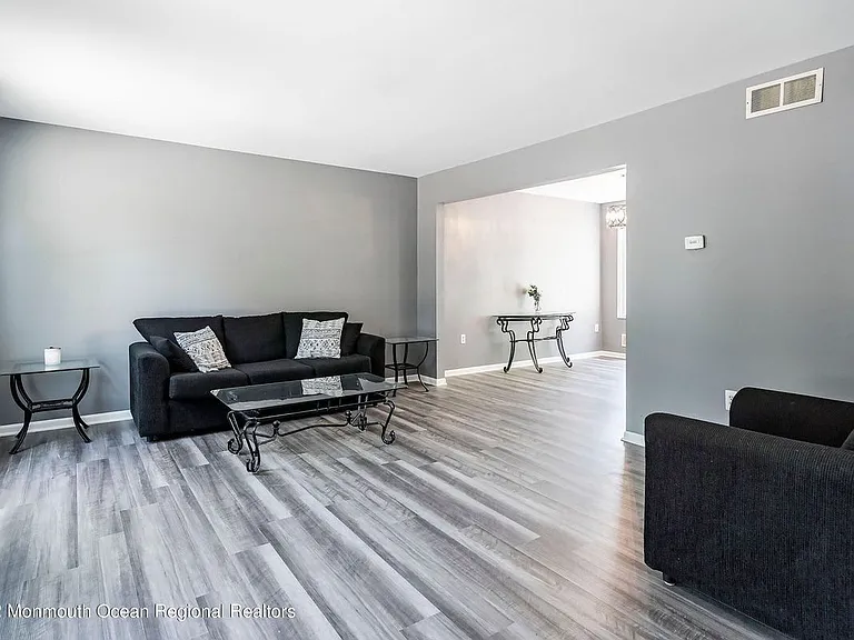 19A Emerald Dr #A — Photo 2