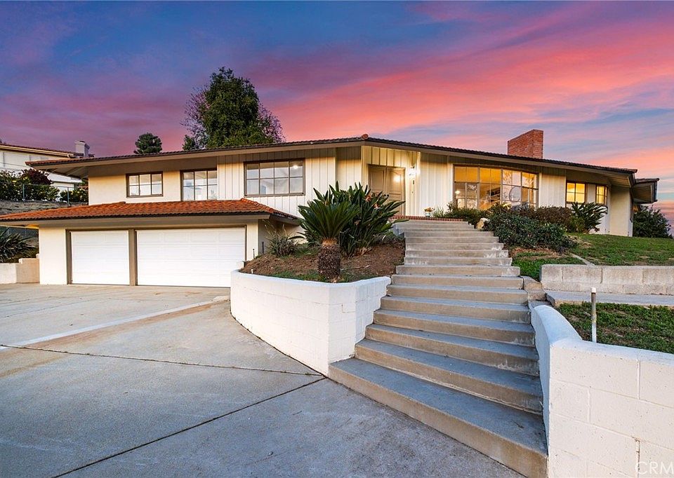 1st image of 448 Reposado Dr