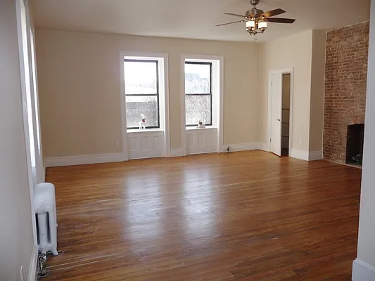 Rented by Perry Associates NYC Inc | media 15