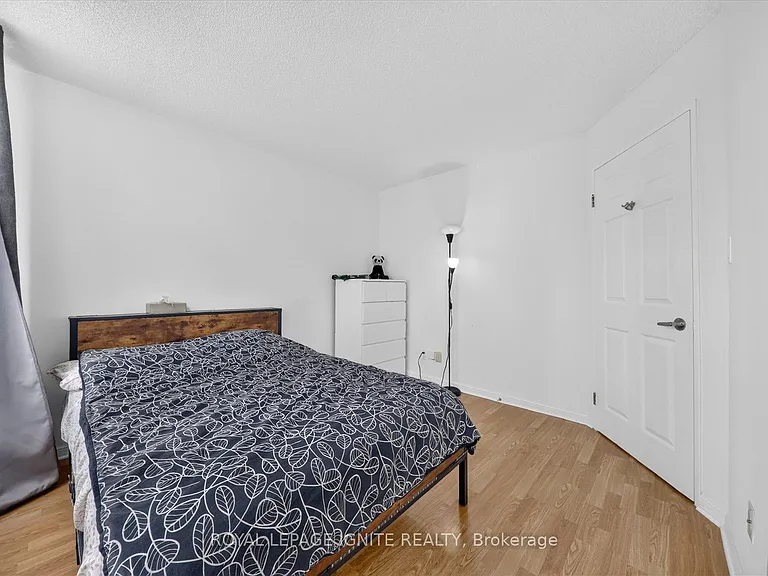 24 Wellesley St W #1206 — Photo 26