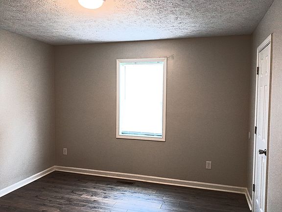 5th image of 100 Beinville St