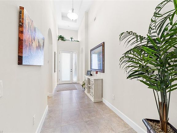 3rd image of 9227 Isla Bella Cir