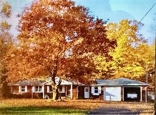 65 Glenn Rd, Grove City, PA 16127