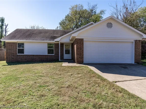 2406 Linda Ct, Van Buren, AR 72956