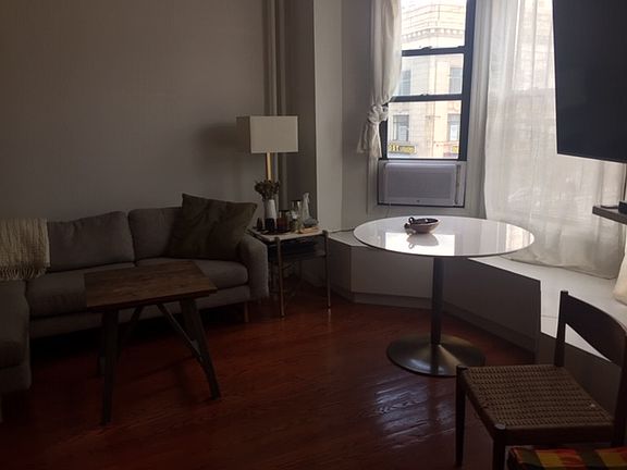 3rd image of 87 Norman Ave #2RR