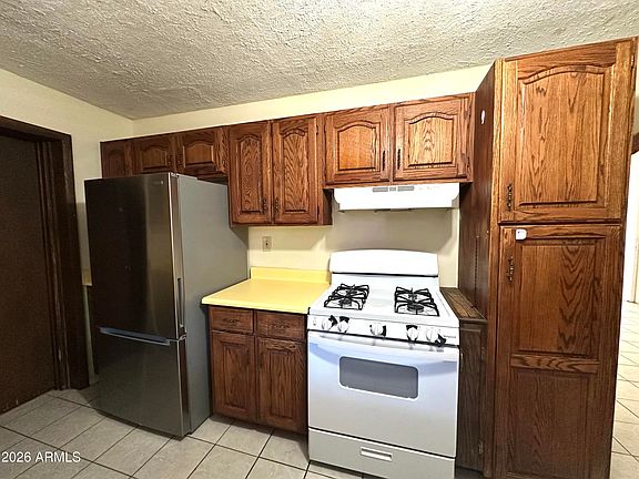 4th image of 324 W Greenwich Road