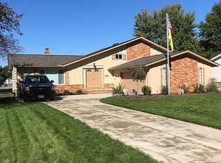 26864 Driscoll Ln, North Olmsted, OH 44070