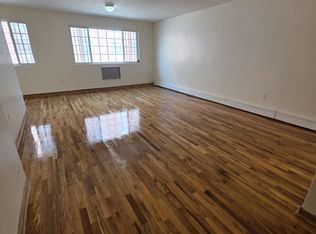 211 Beach 96 St #3, Far Rockaway, NY 11693