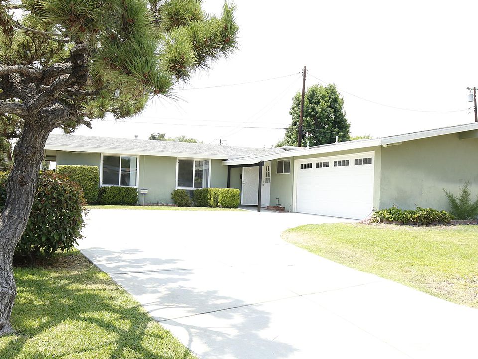 1st image of 307 S Treanor Ave