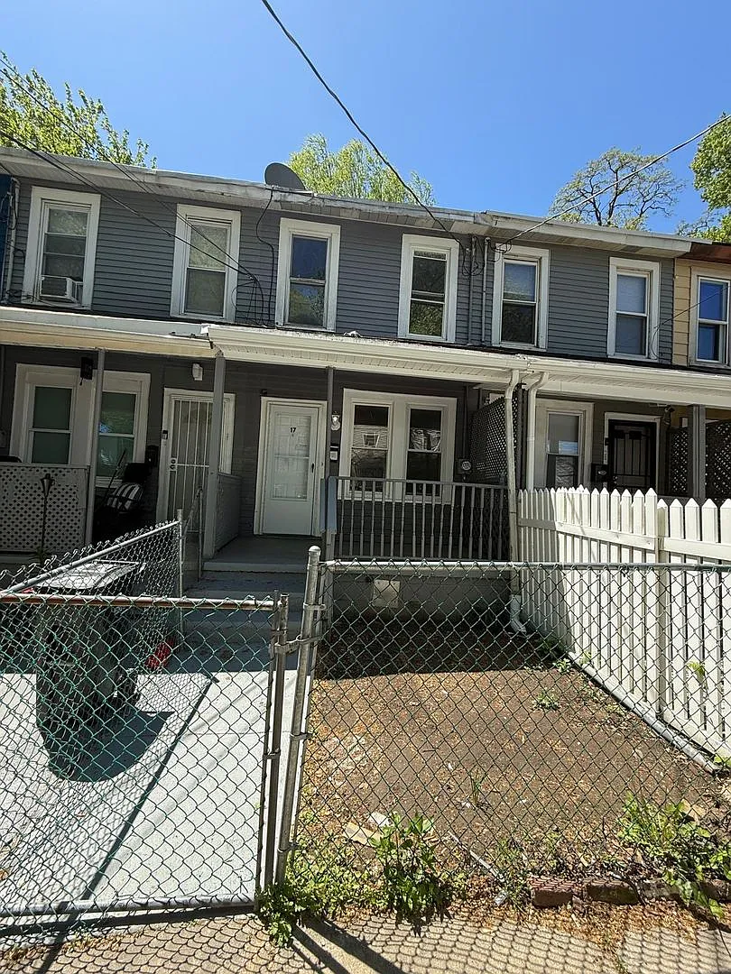 Building Photo - 17 Race St