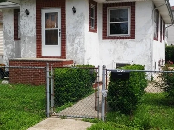 194 Freeborn St, Staten Island, NY 10306