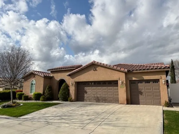 14504 Yellow Lupine Dr, Bakersfield, CA 93314