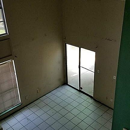 5th image of 10111 Green Valley Ln