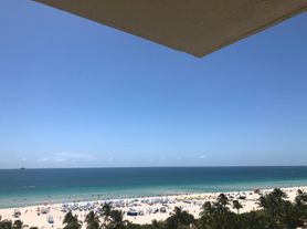 1621 Collins Ave