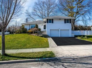 7 Briar Ln, Jericho, NY 11753