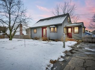 105 Ferry Rd, Newburyport, MA 01950