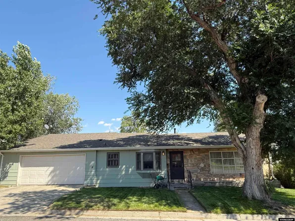 115 N 13th St, Thermopolis, WY 82443