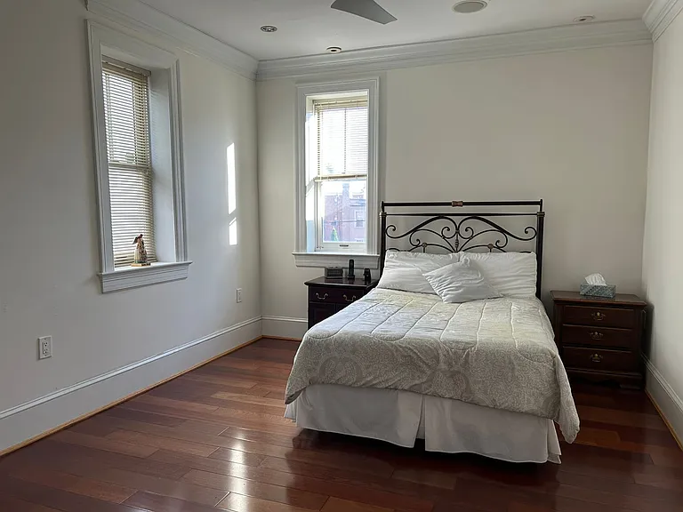 936 Madison St NW #103 — Photo 6