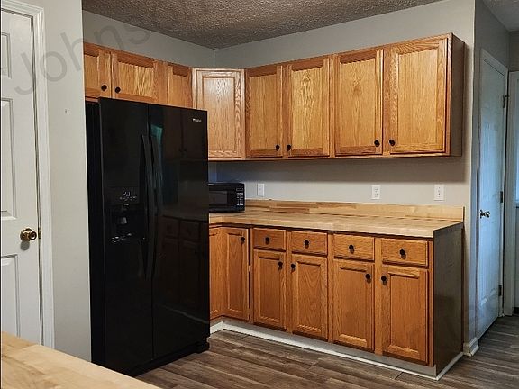 Kitchen. Refridgerator was new in 2024.