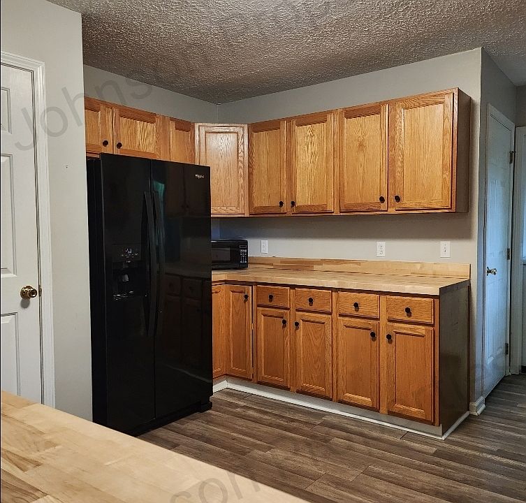 Kitchen. Refridgerator was new in 2024.