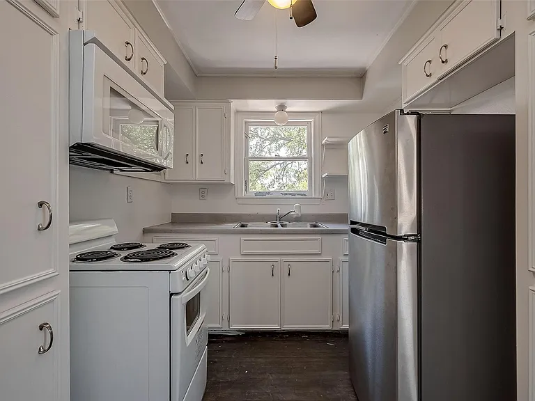 415 Fairbanks Garage St #A — Photo 9
