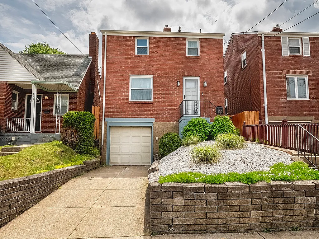 1528 Trinity St photo 1