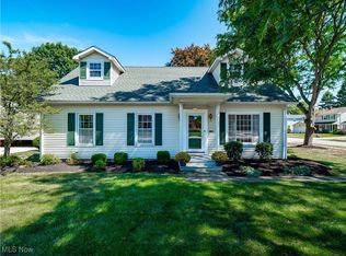 18926 E Shoreland Ave, Rocky River, OH 44116